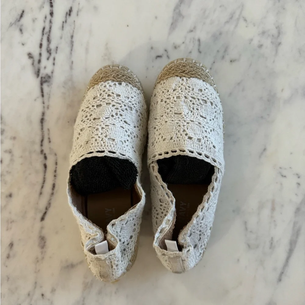 Old navy kids shoes size 2
